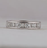 14kt White Gold Womens Alternating Round Baguette Diamond Single Row Wedding Band 1.00 Cttw