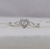 10kt White Gold Womens Round Diamond Heart Promise Bridal Ring 1/10 Cttw