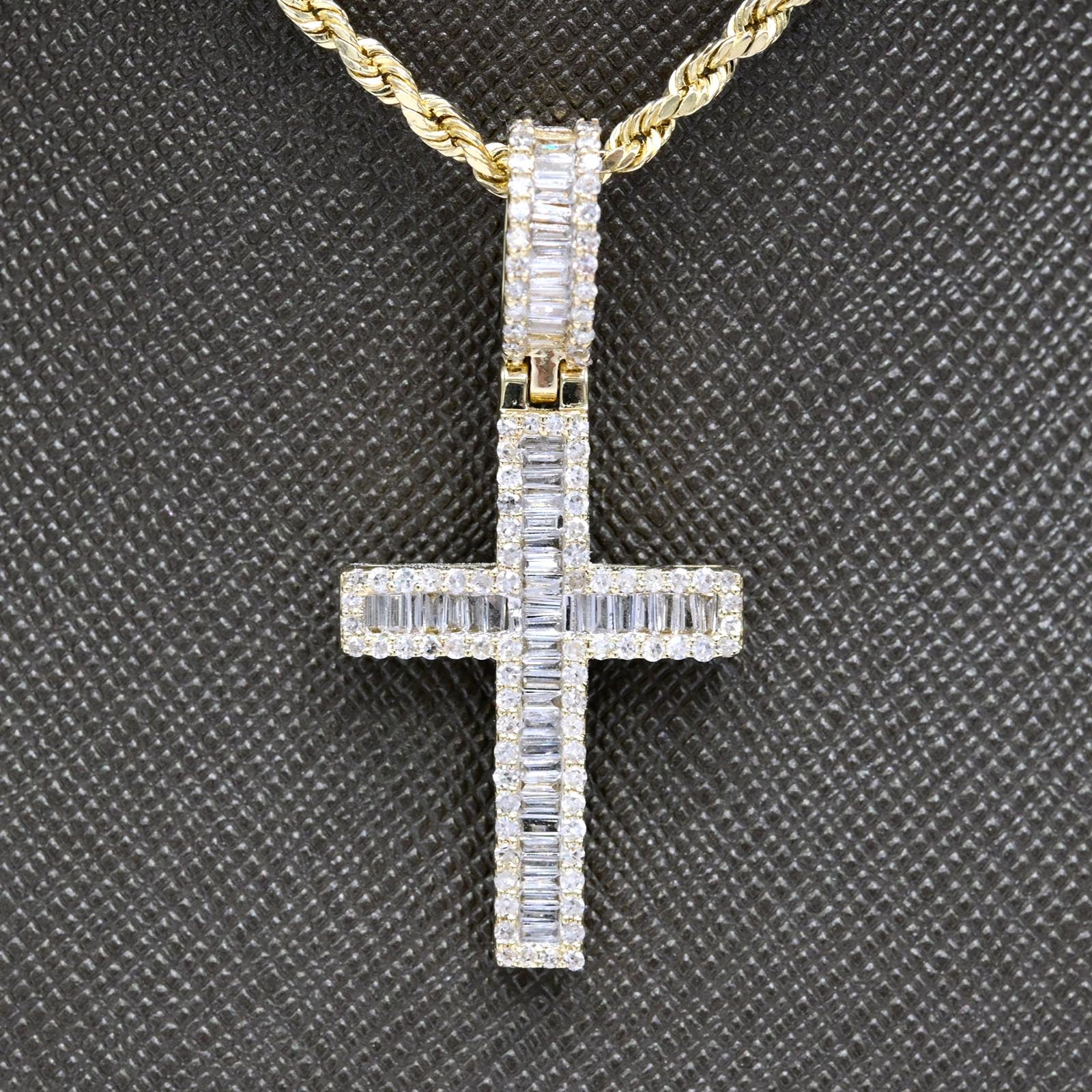 10k Yellow Gold 0.85 CTW Baguette/Round Diamond Cross Pendant 3.6g Mens Charm