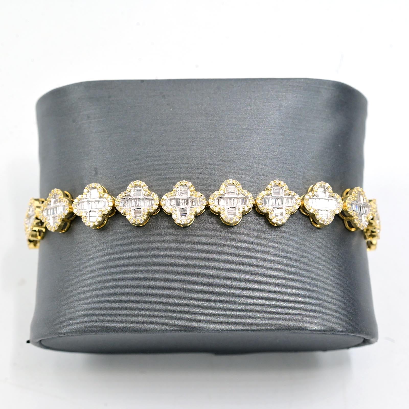 9MM 10k Yellow Gold 3 CTW Baguette Diamond Clover Bracelet 11.2g Armlet - 7 Inch