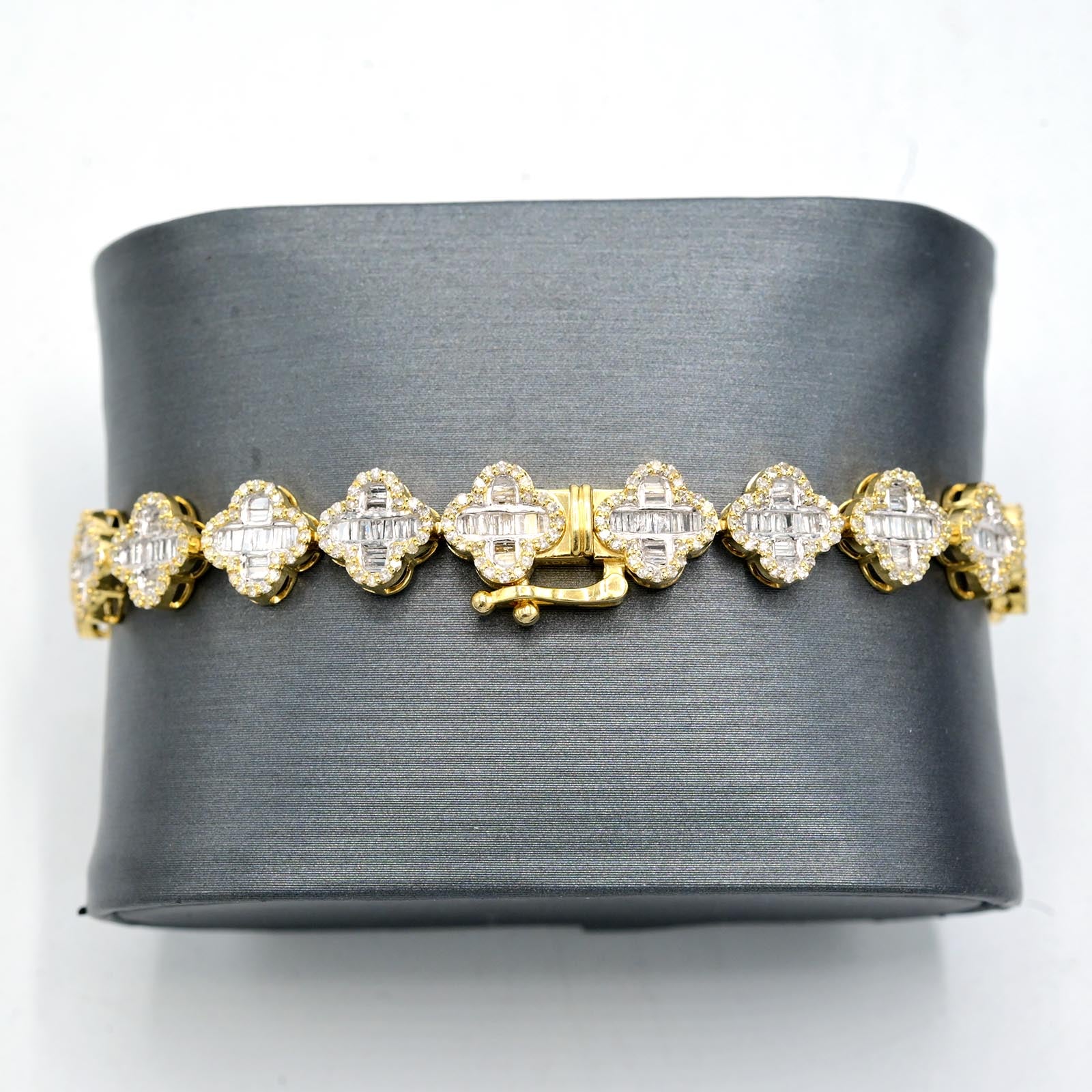 9MM 10k Yellow Gold 3 CTW Baguette Diamond Clover Bracelet 11.2g Armlet - 7 Inch