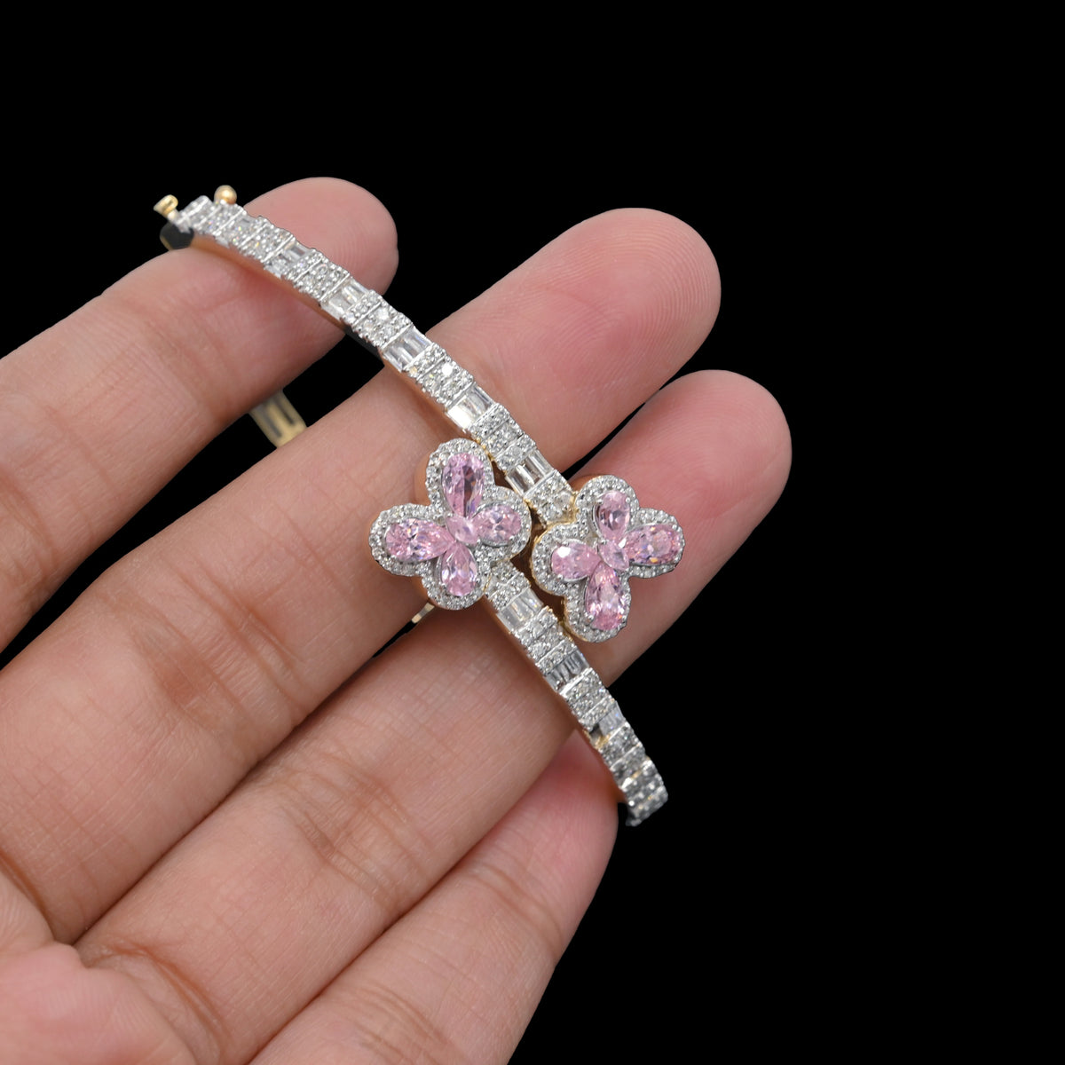 10k Yellow Gold Women 1.35CTW Baguette Diamond Butterfly Clover Bangle 10.7gms