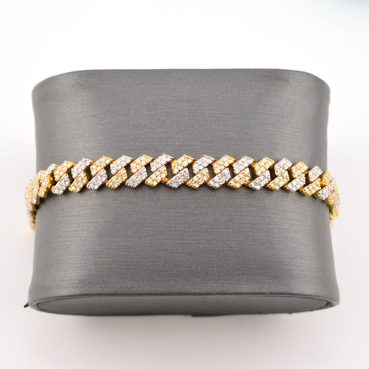 10k Yellow Gold Men 3.95CTW Natural Diamond Cuban Bracelet 18.9g 8 Inch Armlet