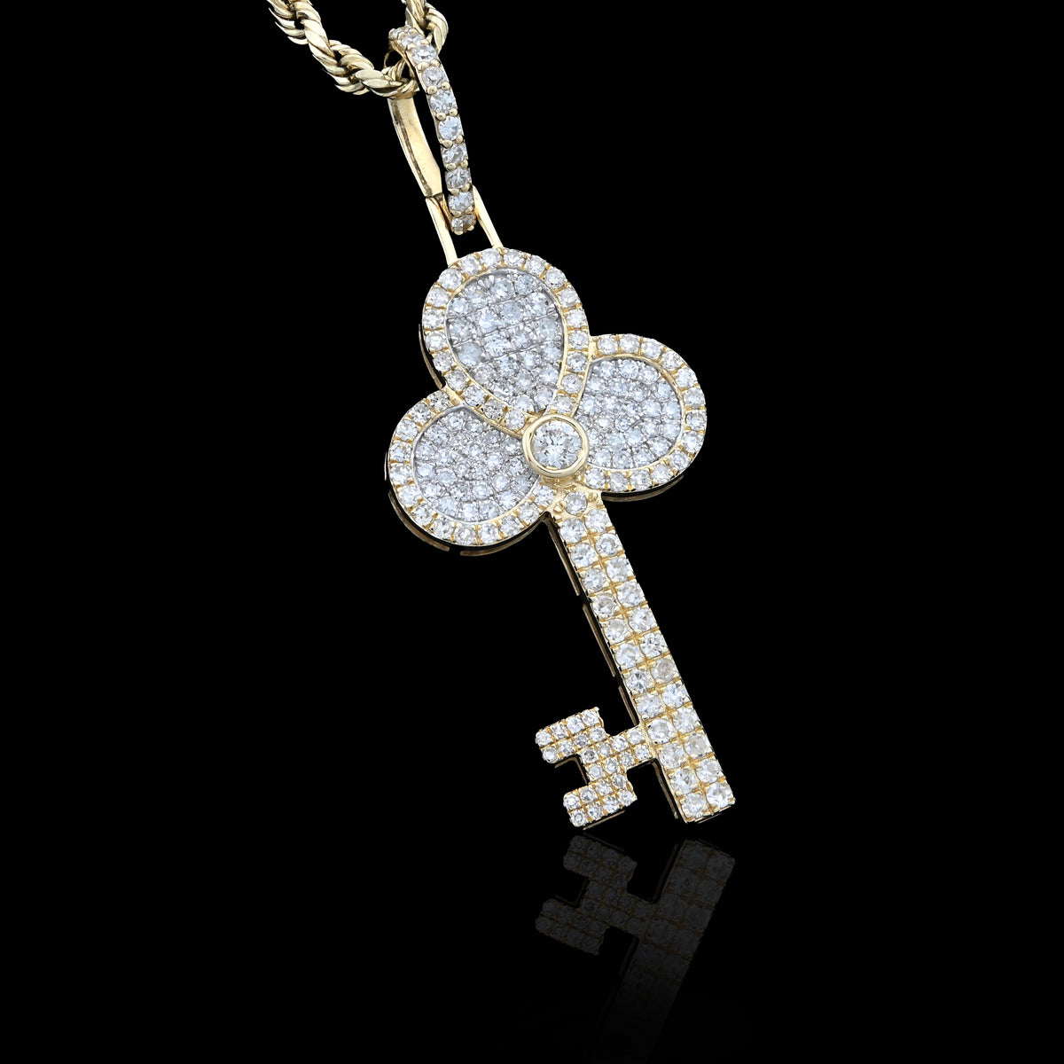 10k Yellow Gold 0.9 CTW Natural Diamond Lucky Key Shape Pendant 2.9gms Charm