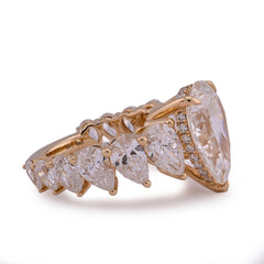 14k Yellow Gold Tear Drop/Pear Shape Solitaire 5CTW Centre 9.8CT Side Iced Lab Diamond Women Ring 7.6gm