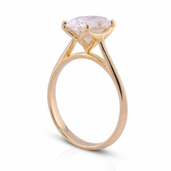 14k Yellow Gold 2.5CTW Oval Solitaire Centre Lab Diamond Women Ring 3.1gm
