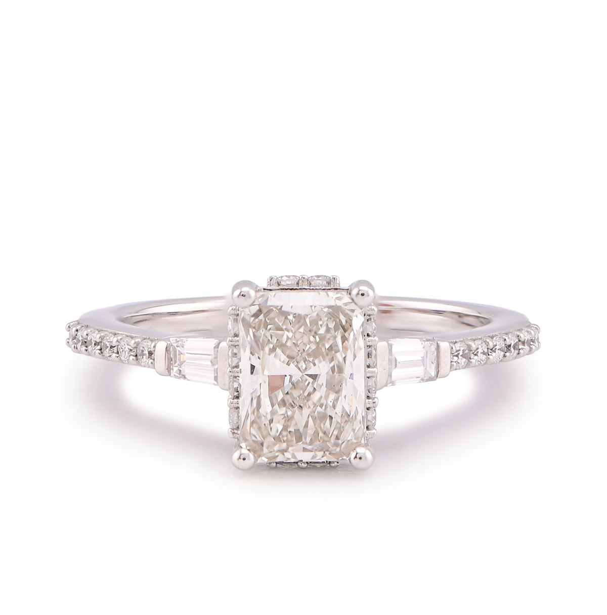10k White Gold Centre Radiant Solitaire 1.53CTW Lab Diamond Baguette/Round Women Ring 2.5gm
