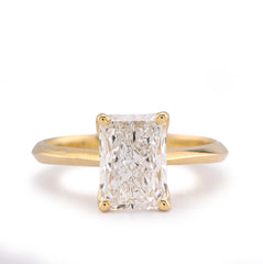 14k Yellow Gold 2CTW Centre Radiant Solitaire Lab Diamond Women Ring 2.9gm